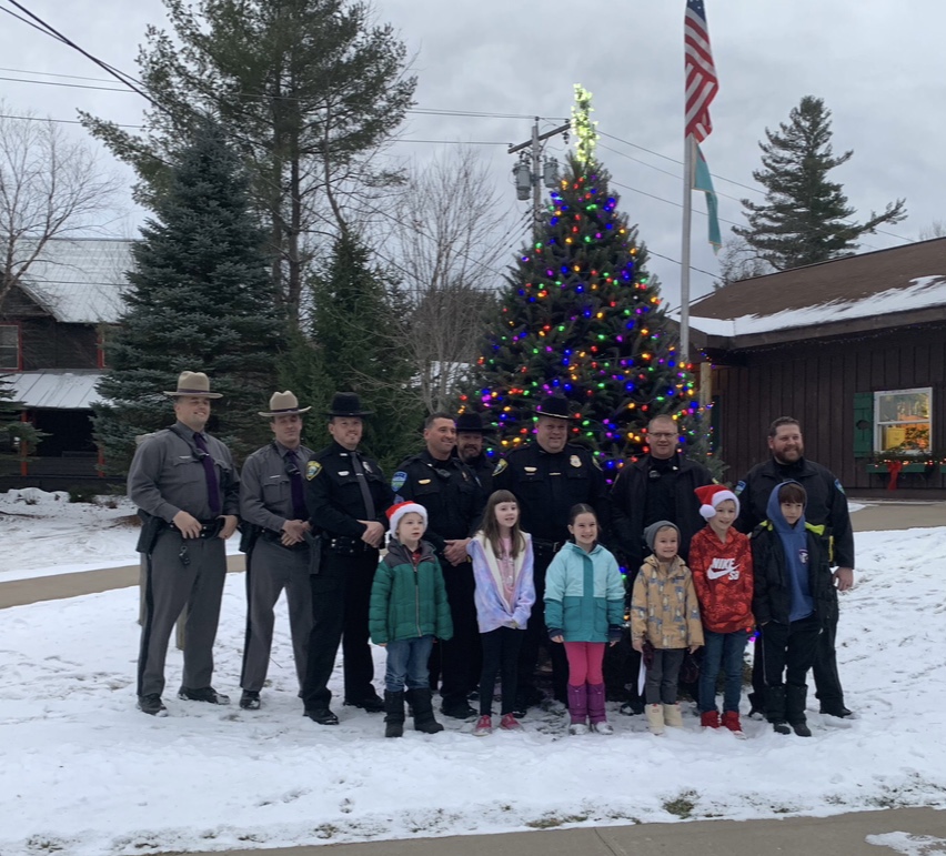 Inlet shop with a cop 2022