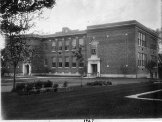 Lyons Falls School
